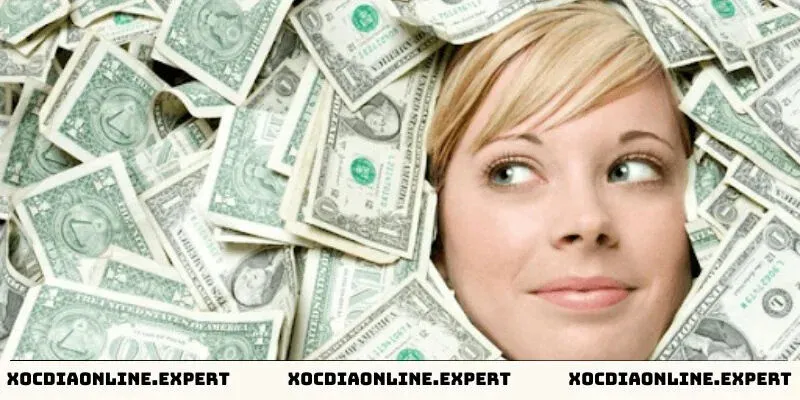 Alt: Hình ảnh minh họa về trò chơi xóc đĩa với các quân vị và bát úp